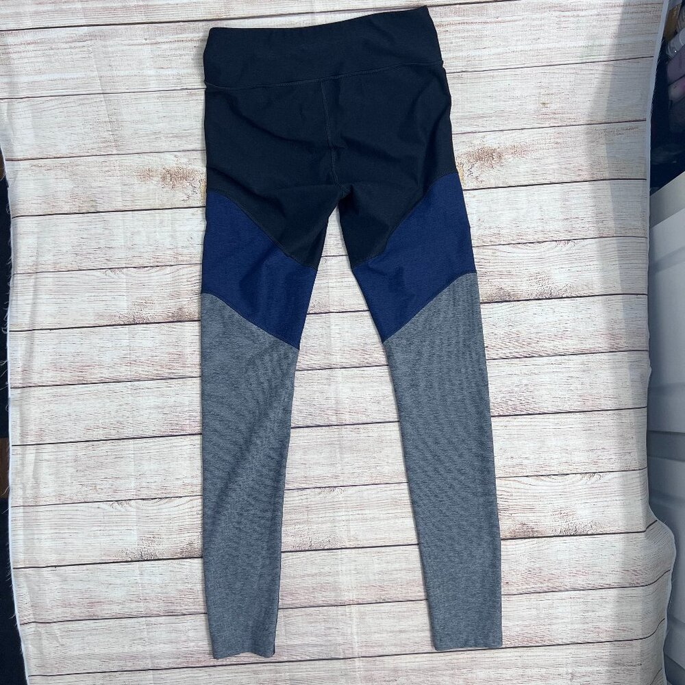 Outdoor Voices OV Women's Color block Leggings Size Medium 7/8 length